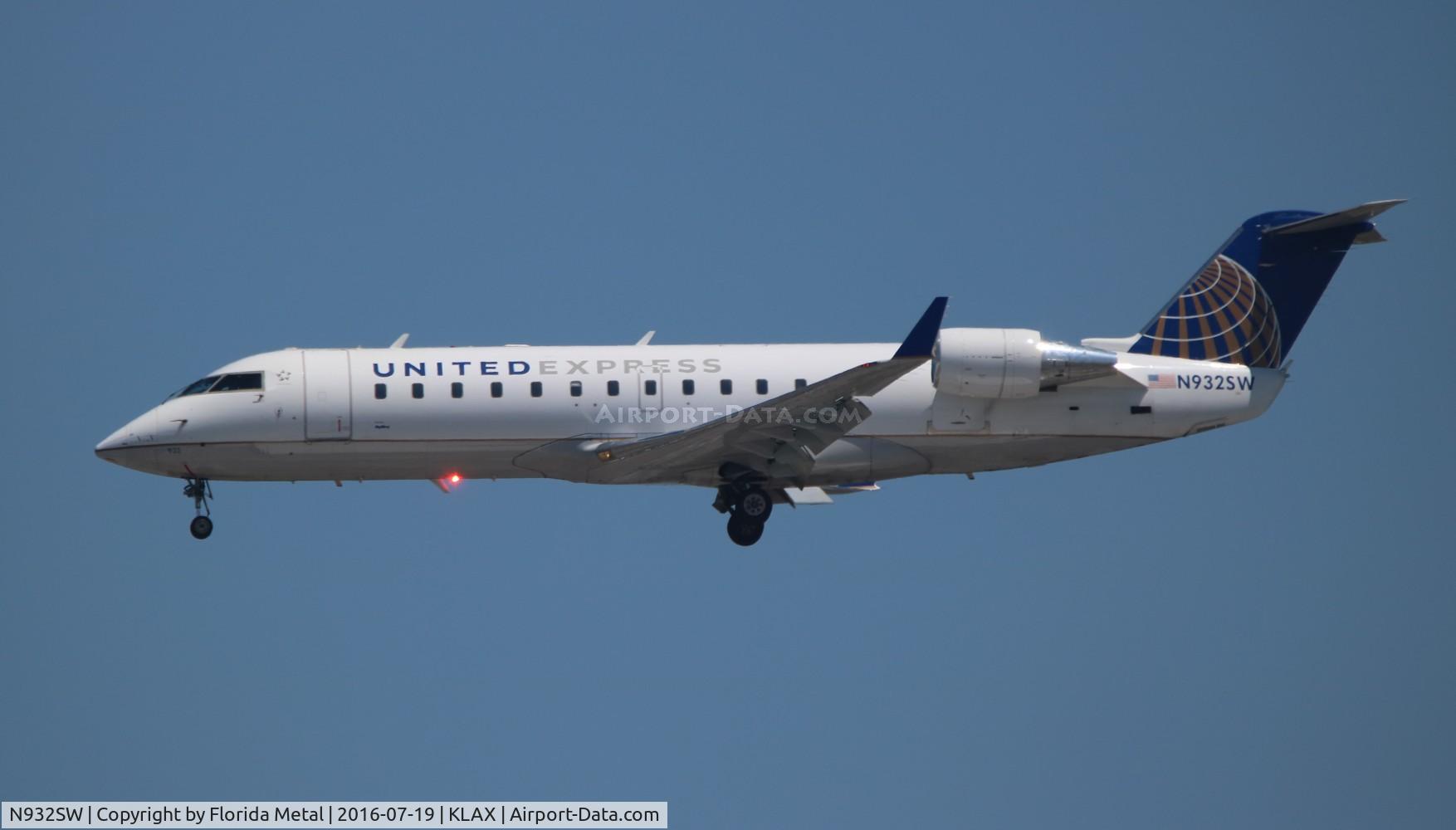 N932SW, 2002 Bombardier CRJ-200LR (CL-600-2B19) C/N 7714, LAX spotting