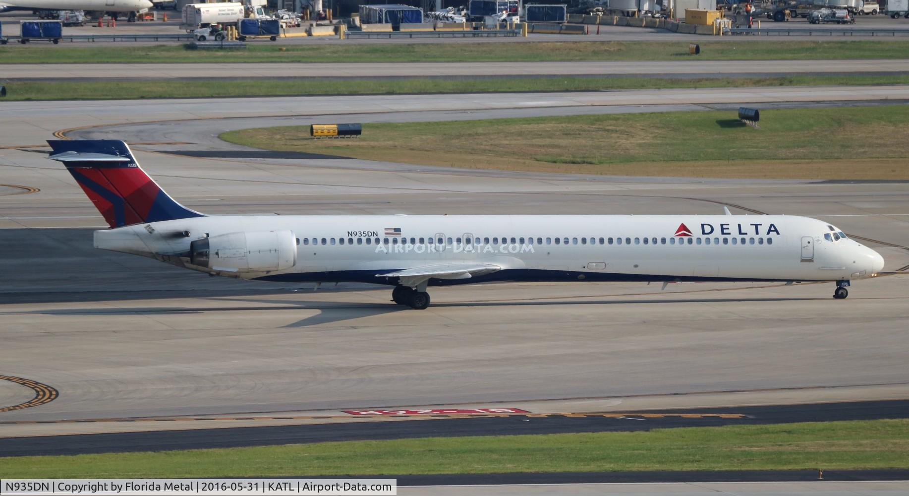 N935DN, 1996 McDonnell Douglas MD-90-30 C/N 53460, ATL spotting