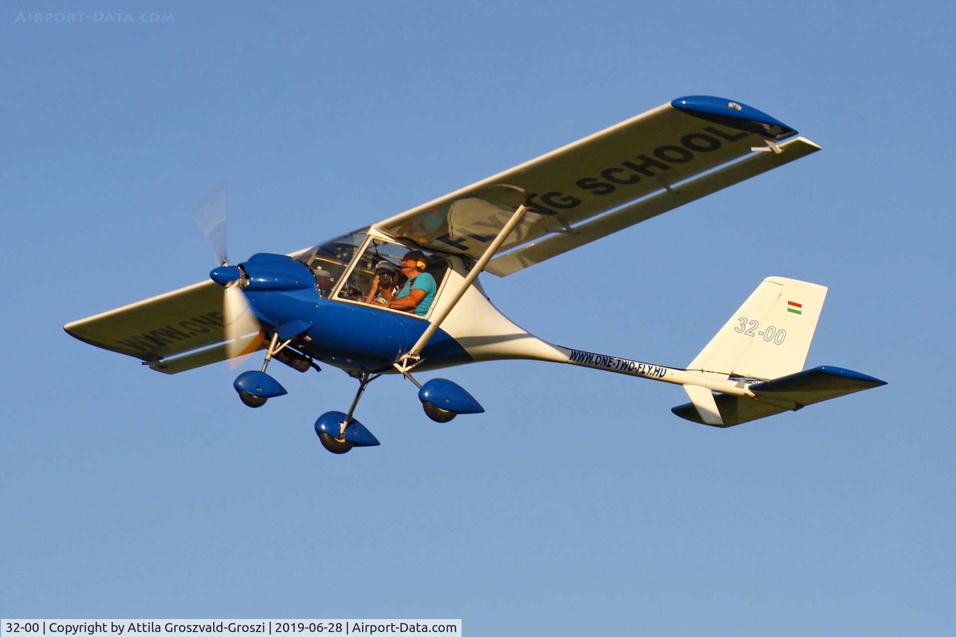 32-00, Fly Synthesis Storch C/N 89, Balatonfökajár Airfield, Hungary