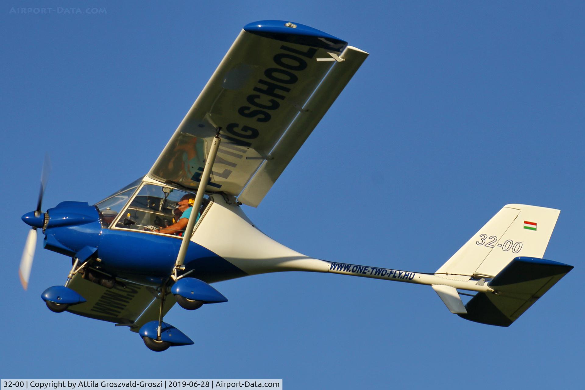 32-00, Fly Synthesis Storch C/N 89, Balatonfökajár Airfield, Hungary