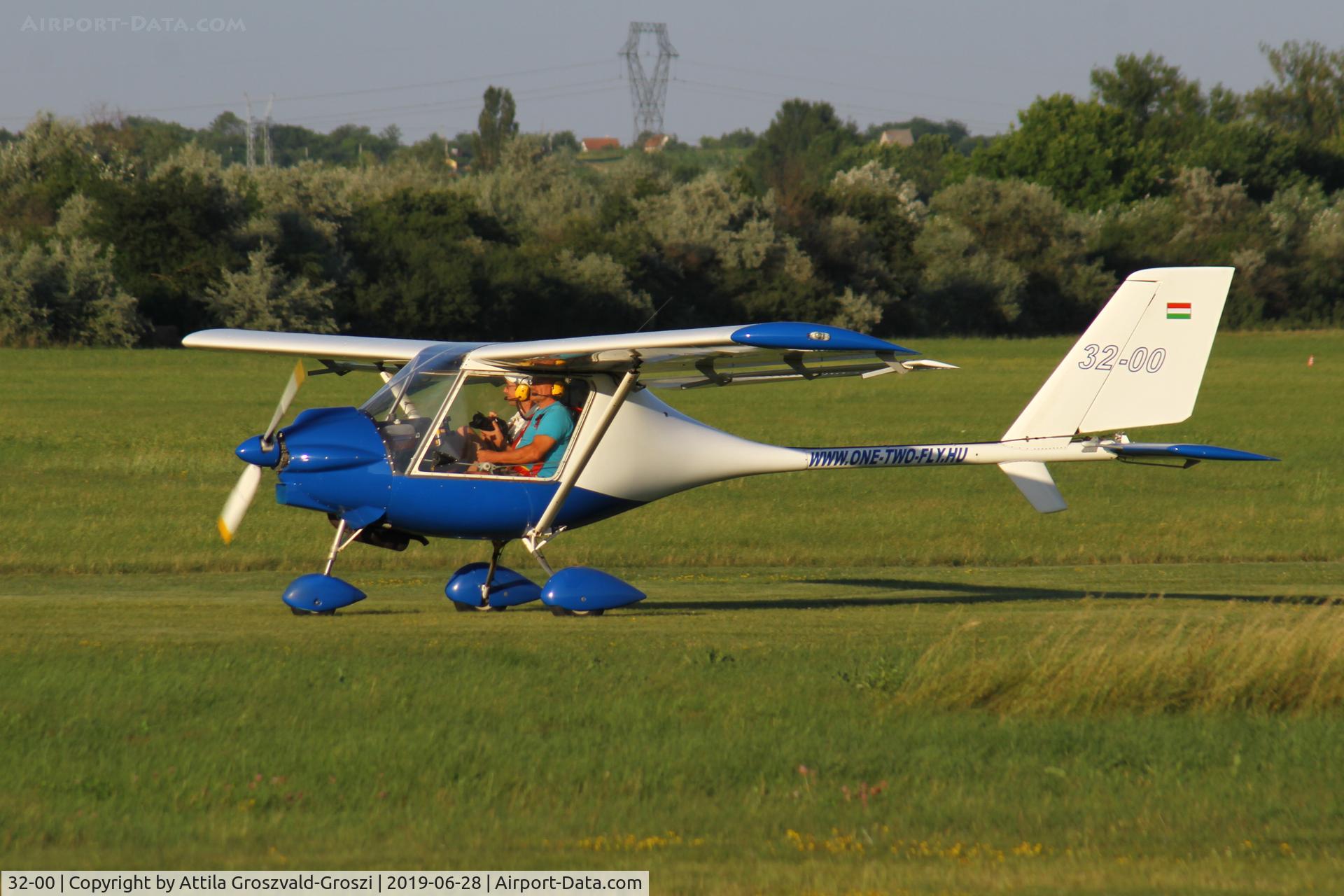 32-00, Fly Synthesis Storch C/N 89, Balatonfökajár Airfield, Hungary
