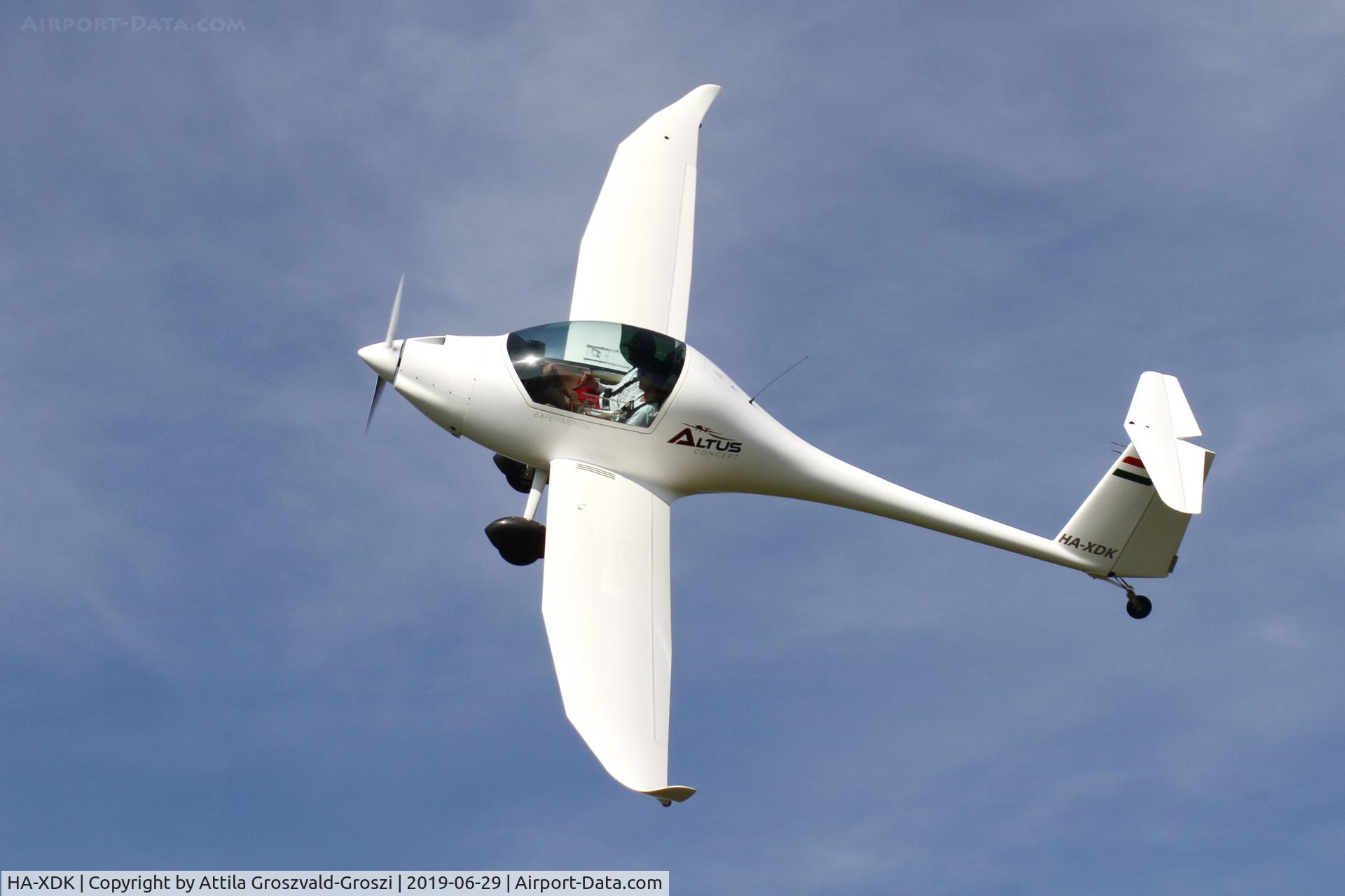 HA-XDK, 2017 Omikron-Dokk Altus C/N 001, Balatonfökajár Airfield, Hungary