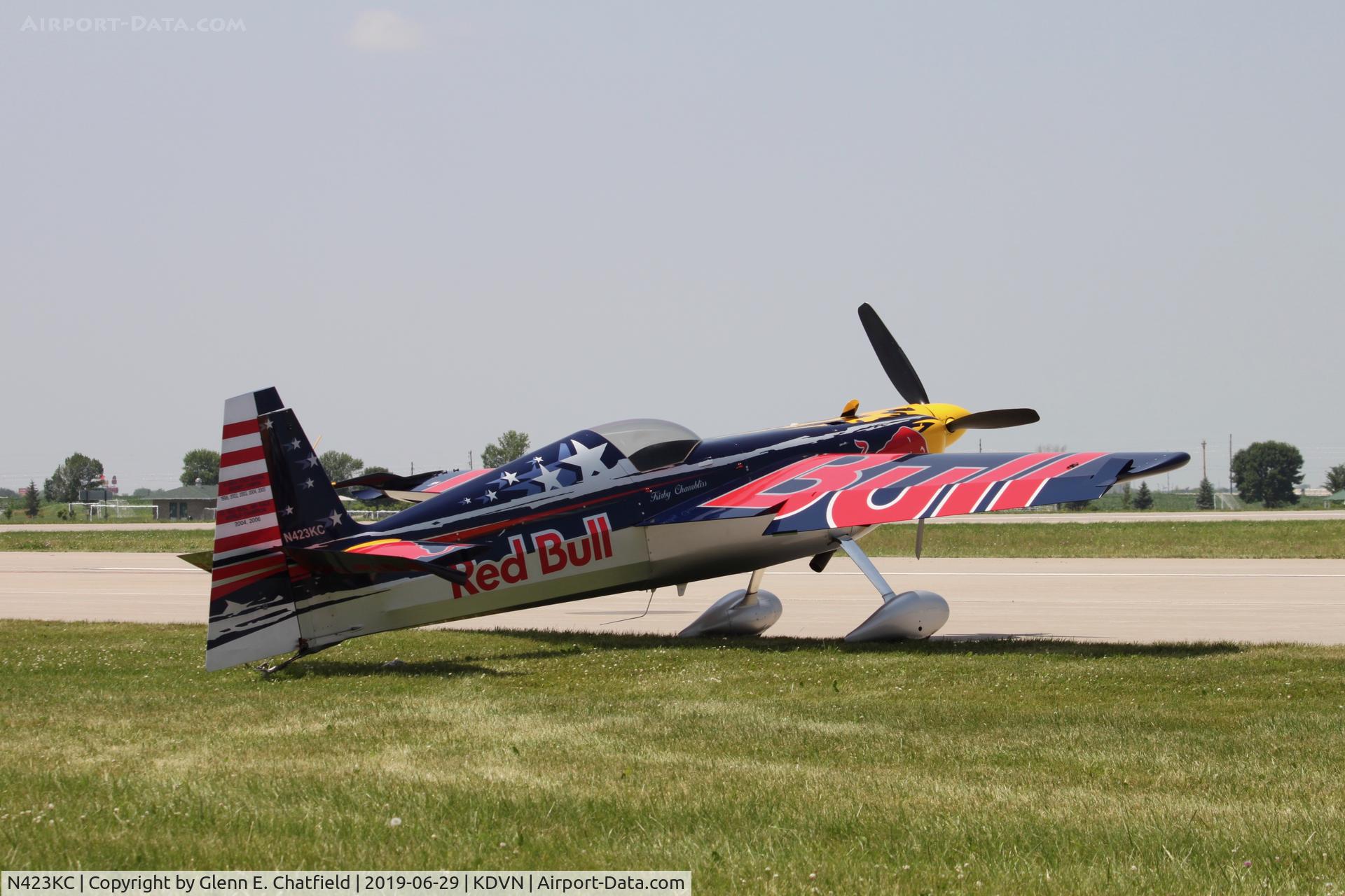 N423KC, 2009 Zivko Edge 540 C/N 0044, At the Quad Cities Air Show