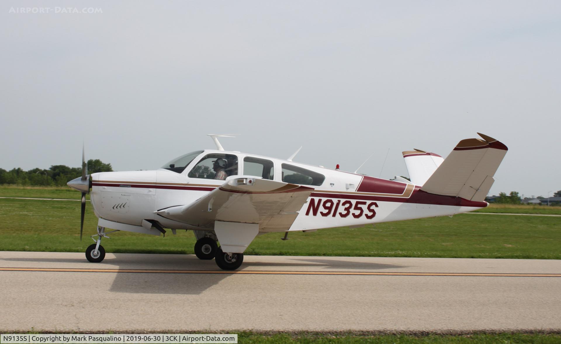 N9135S, 1976 Beech V35B Bonanza C/N D-9874, Beech V35B