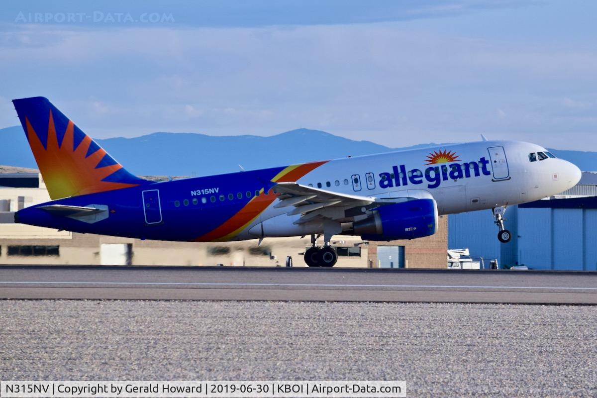 N315NV, 2005 Airbus A319-111 C/N 2412, Take off from RWY 28L.