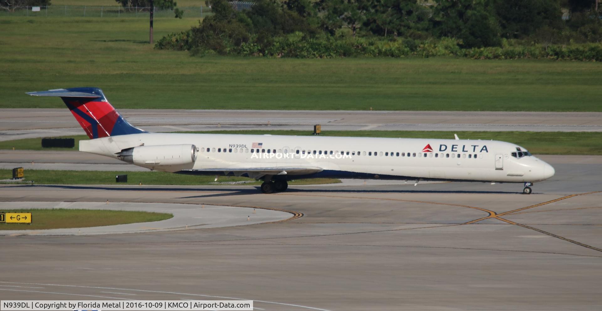 N939DL, 1989 McDonnell Douglas MD-88 C/N 49812, MCO spotting