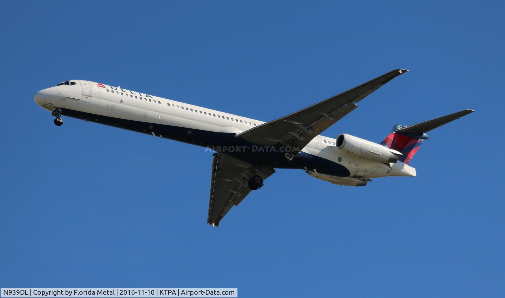 N939DL, 1989 McDonnell Douglas MD-88 C/N 49812, TPA spotting