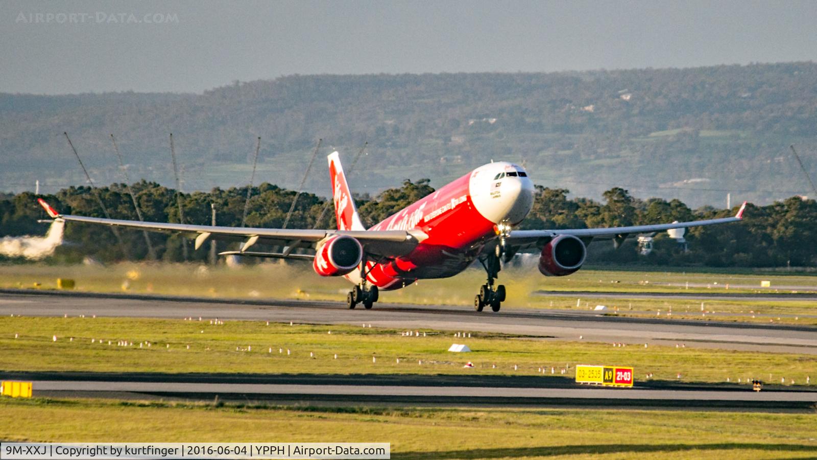 9M-XXJ, 2013 Airbus A330-343X C/N 1423, Airbus A-330. Air Asia X  9M-XXJ. Runway 03 YPPH 04/06/16.