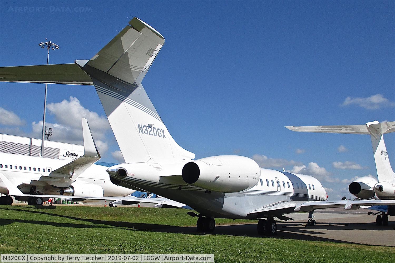 N320GX, 2002 Bombardier BD-700-1A10 Global Express C/N 9116, at Luton