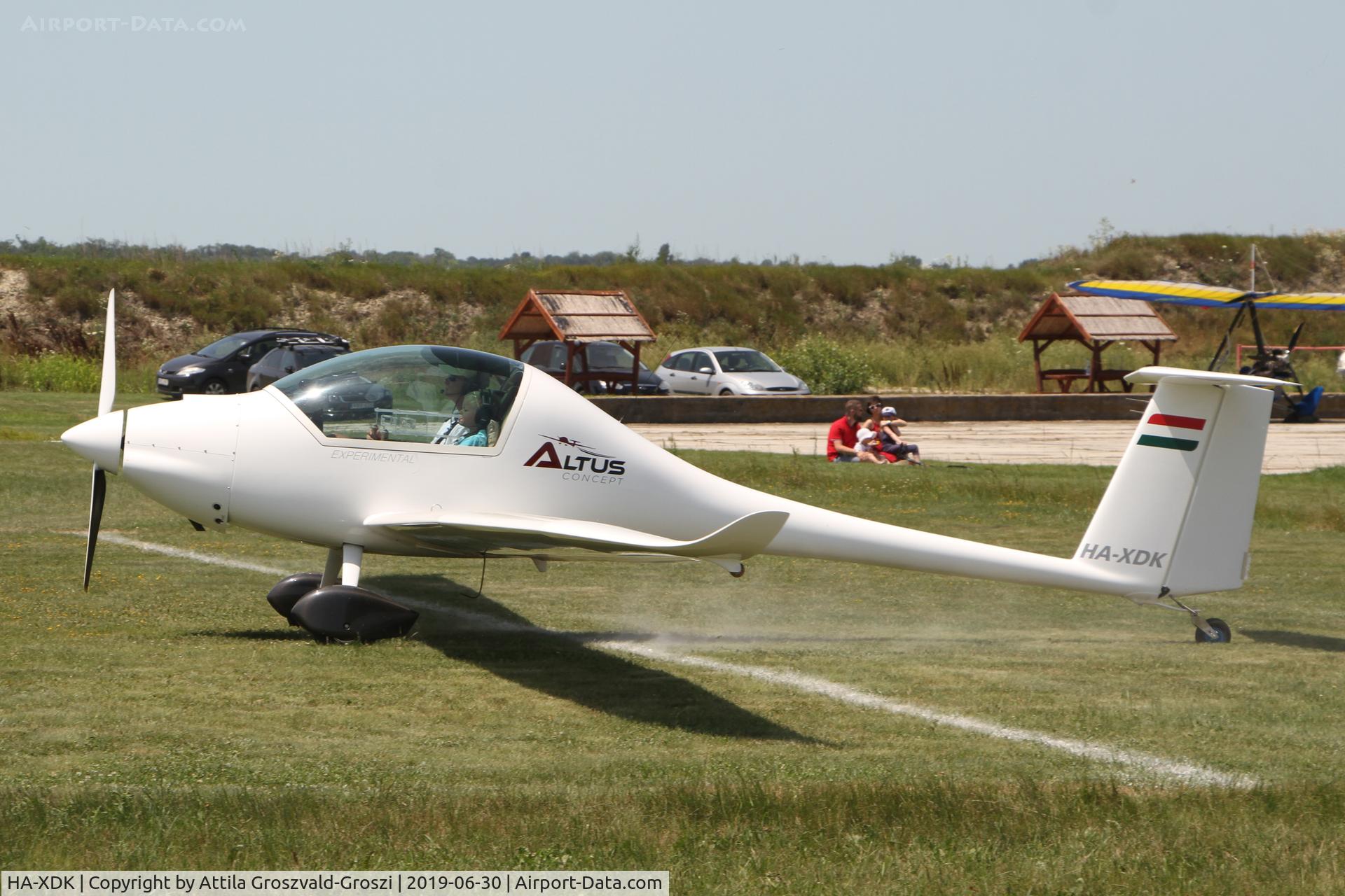 HA-XDK, 2017 Omikron-Dokk Altus C/N 001, Balatonfökajár Airfield, Hungary