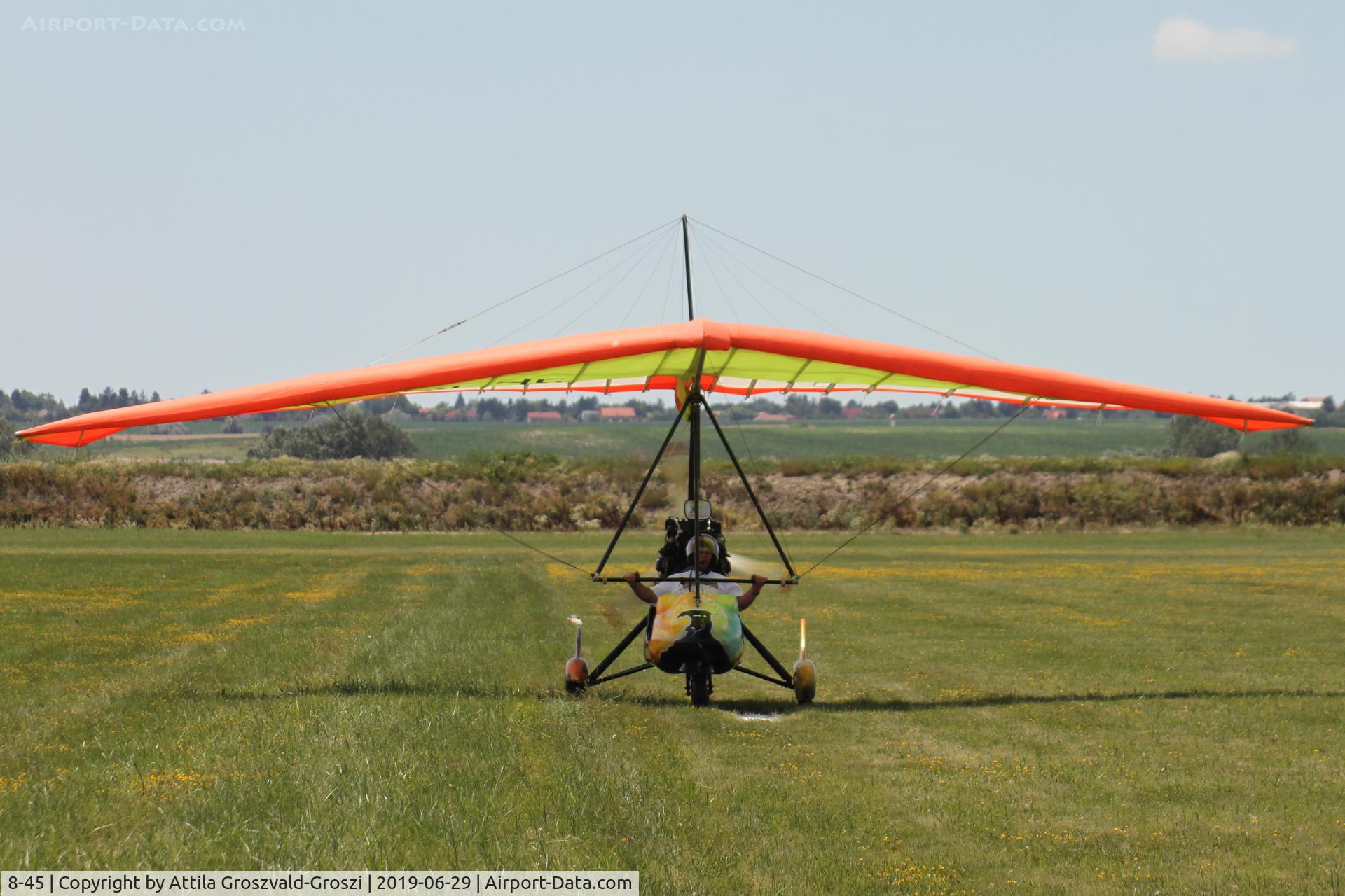 8-45, 2004 Halley Apollo CXMD Racer GT C/N 010804, Balatonfökajár Airfield, Hungary