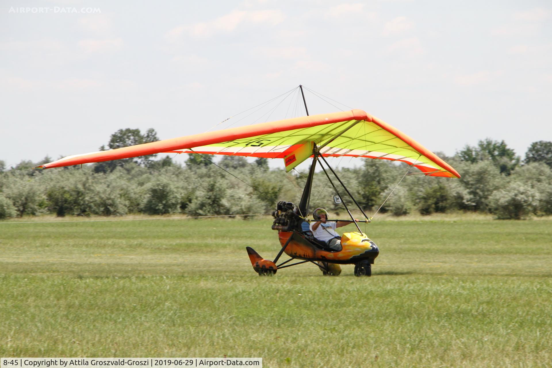 8-45, 2004 Halley Apollo CXMD Racer GT C/N 010804, Balatonfökajár Airfield, Hungary