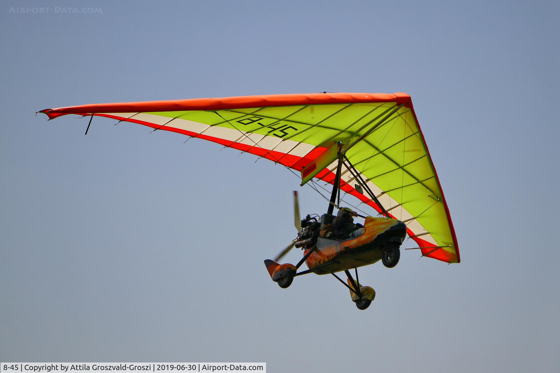 8-45, 2004 Halley Apollo CXMD Racer GT C/N 010804, Balatonfökajár Airfield, Hungary