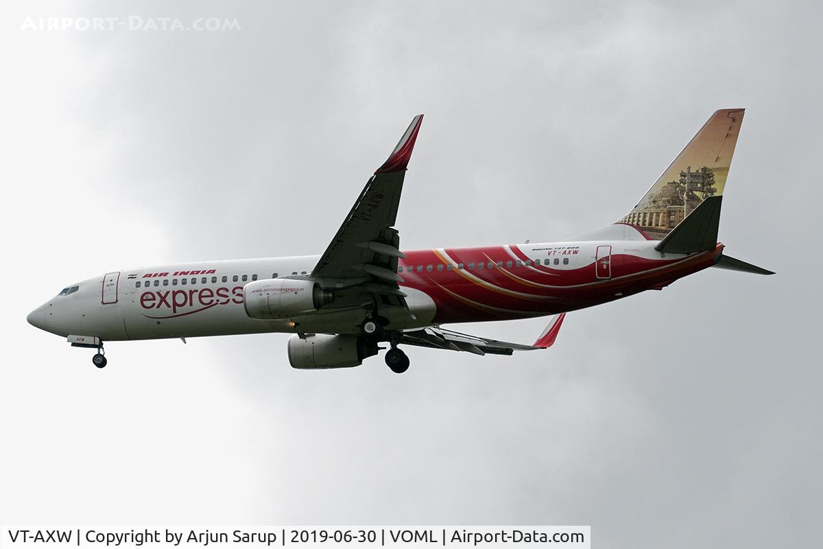 VT-AXW, 2008 Boeing 737-8HG C/N 36334, On final approach to Mangalore airport as IX818 from Muscat.