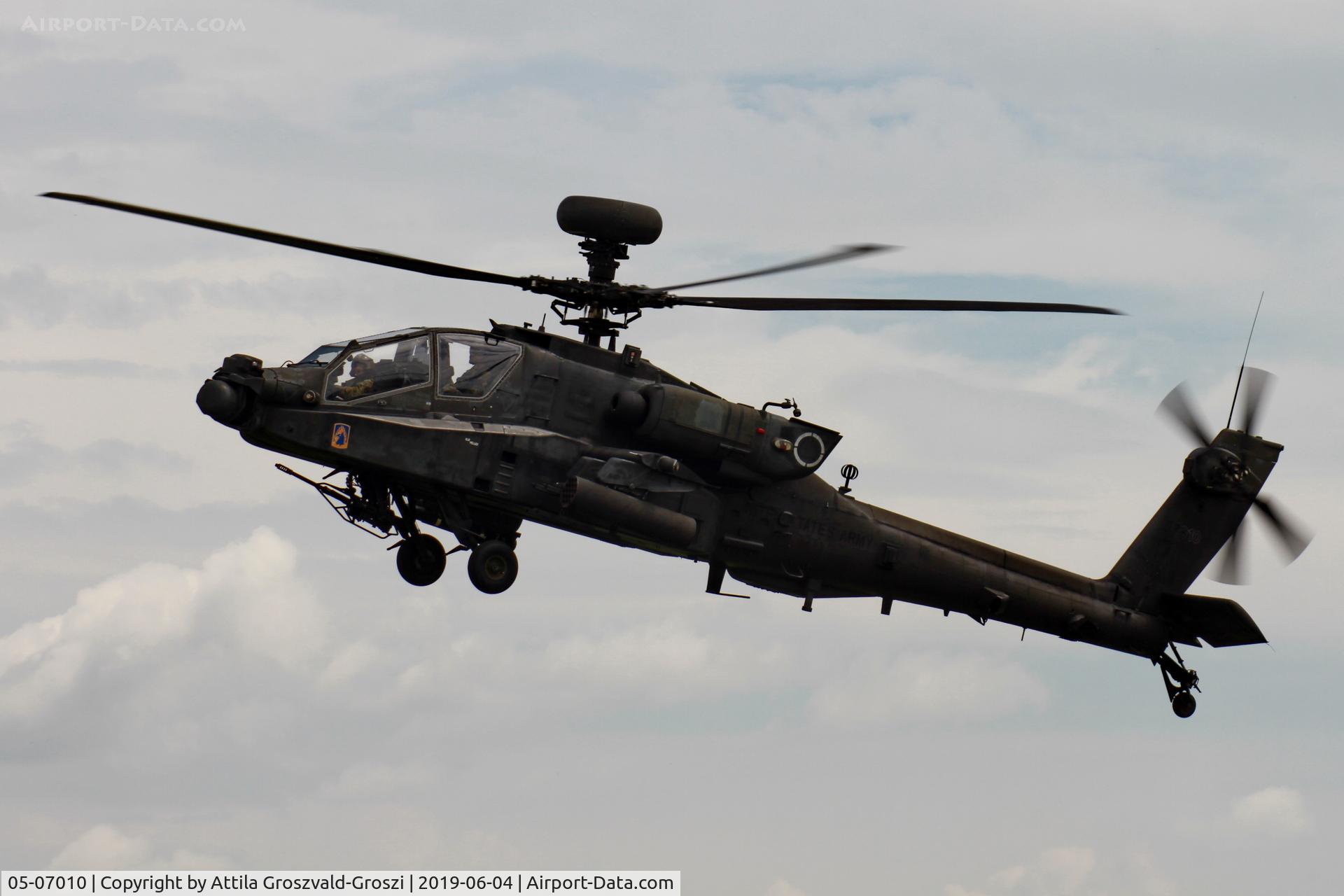 05-07010, Boeing AH-64D Longbow Apache C/N DUS010, Jutas-Ujmajor. The Hungarian airforce is his practising base