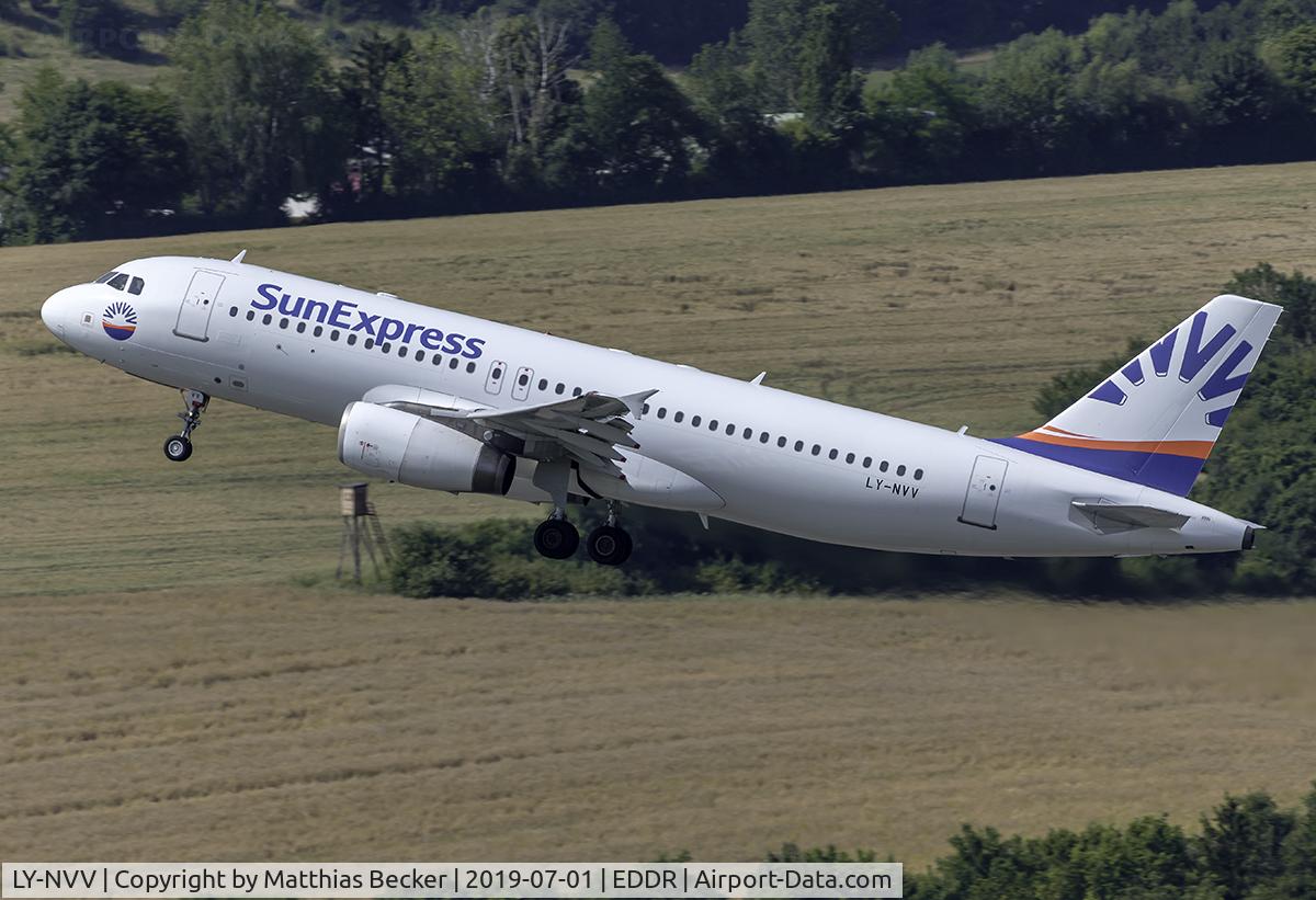LY-NVV, 2003 Airbus A320-232 C/N 2085, LY-NVV