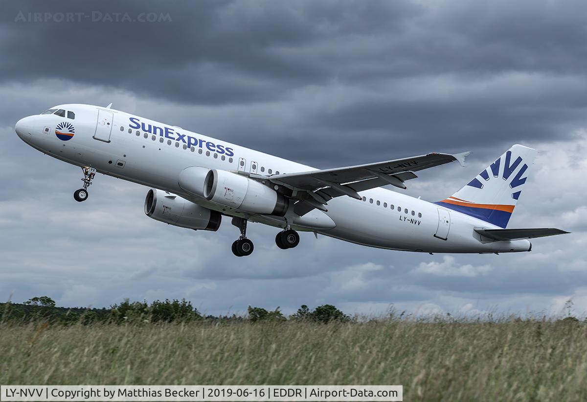 LY-NVV, 2003 Airbus A320-232 C/N 2085, LY-NVV