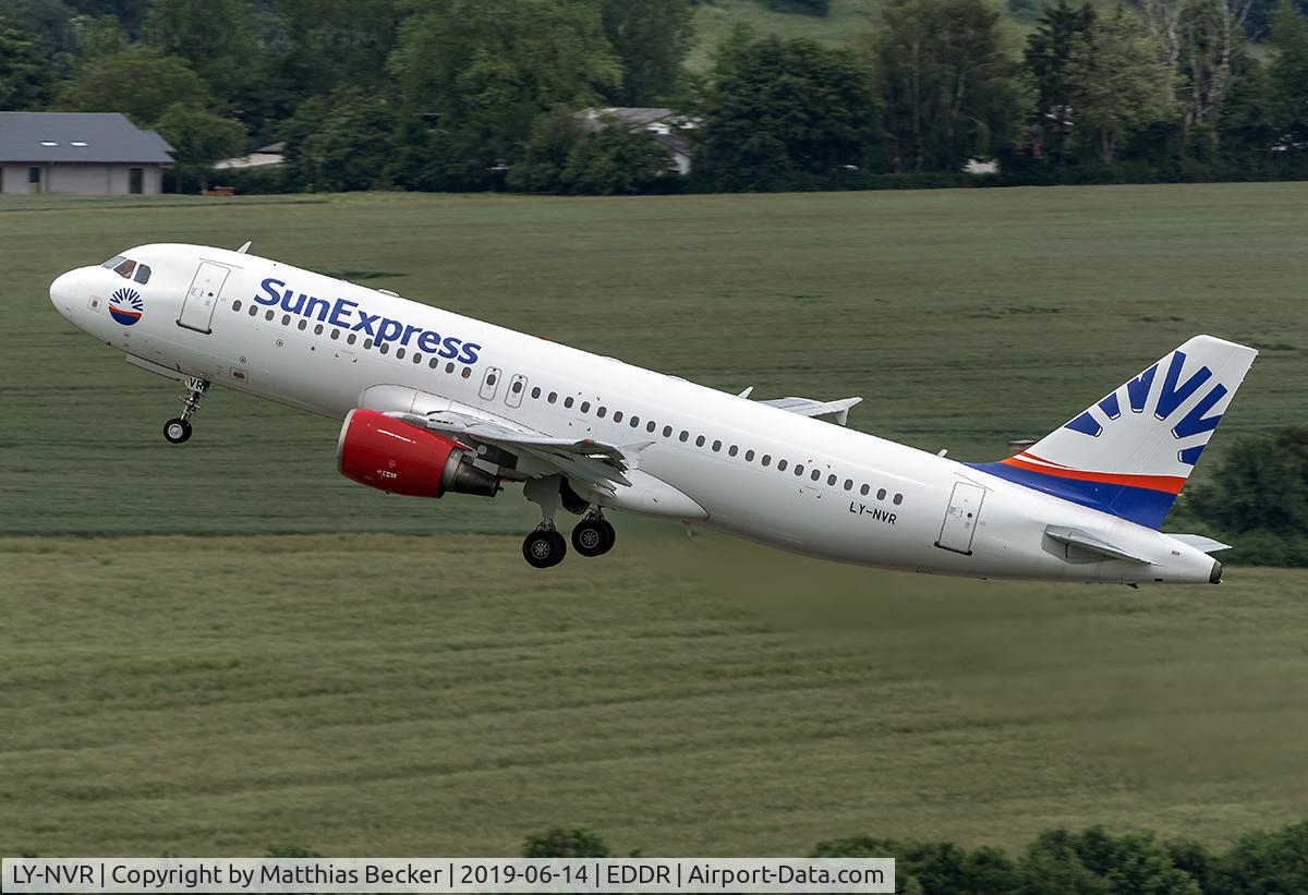 LY-NVR, 2000 Airbus A320-214 C/N 1370, LY-NVR