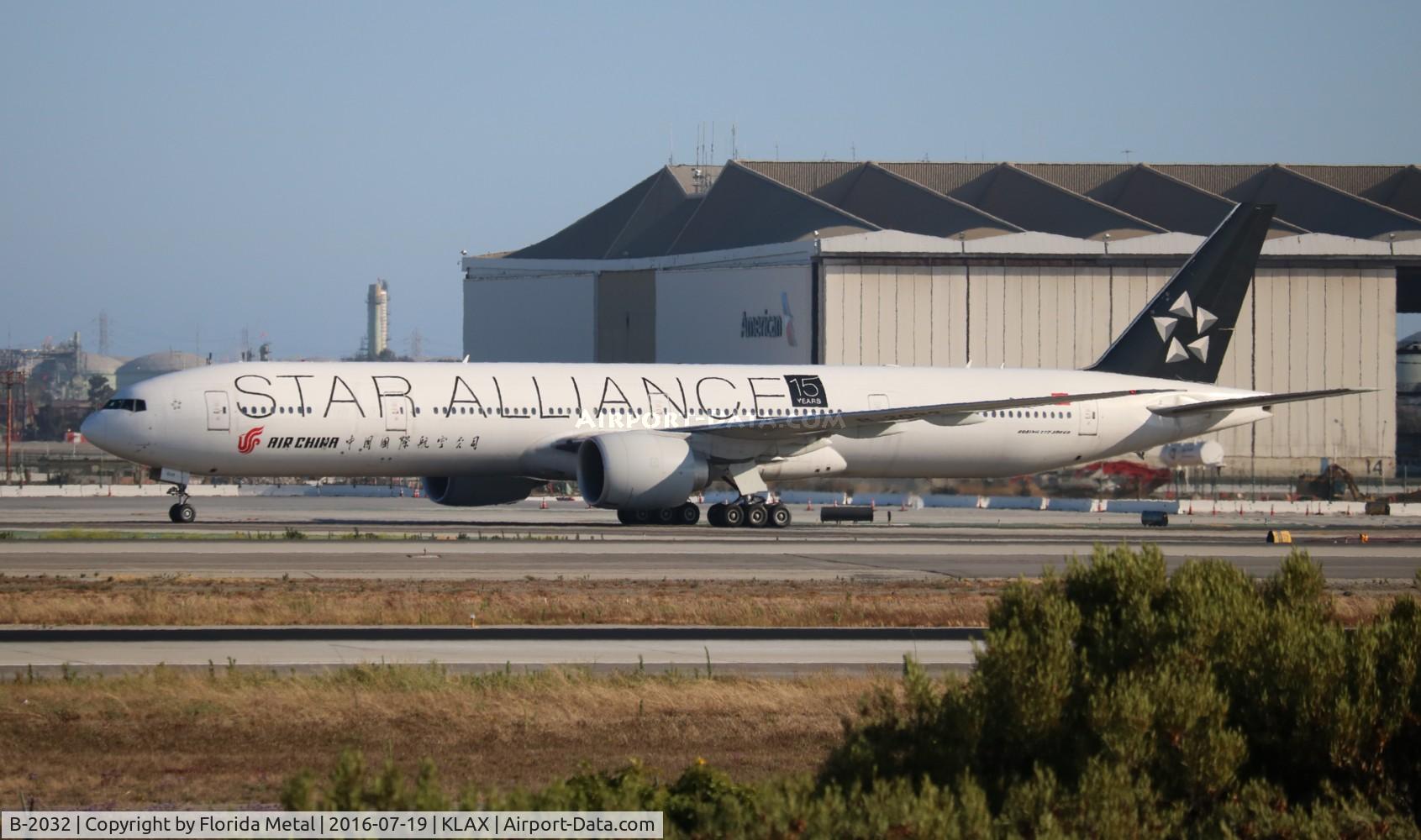 B-2032, 2012 Boeing 777-39L/ER C/N 38671, LAX spotting