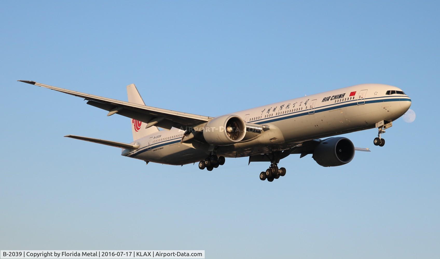 B-2039, 2013 Boeing 777-39L/ER C/N 38679, LAX spotting