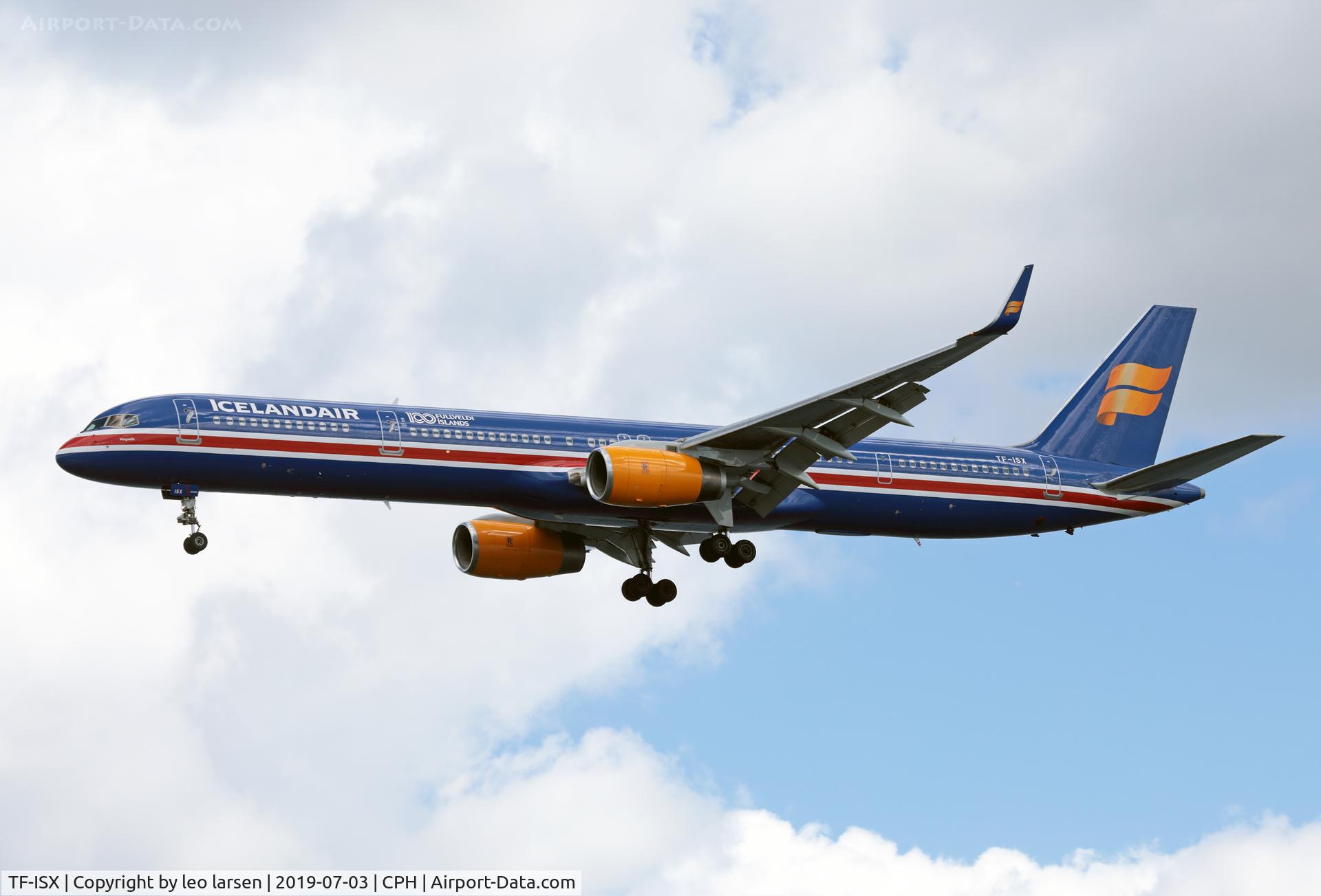 TF-ISX, 2000 Boeing 757-3E7 C/N 30179, Copenhagen 3.7.2019 L/D R-30