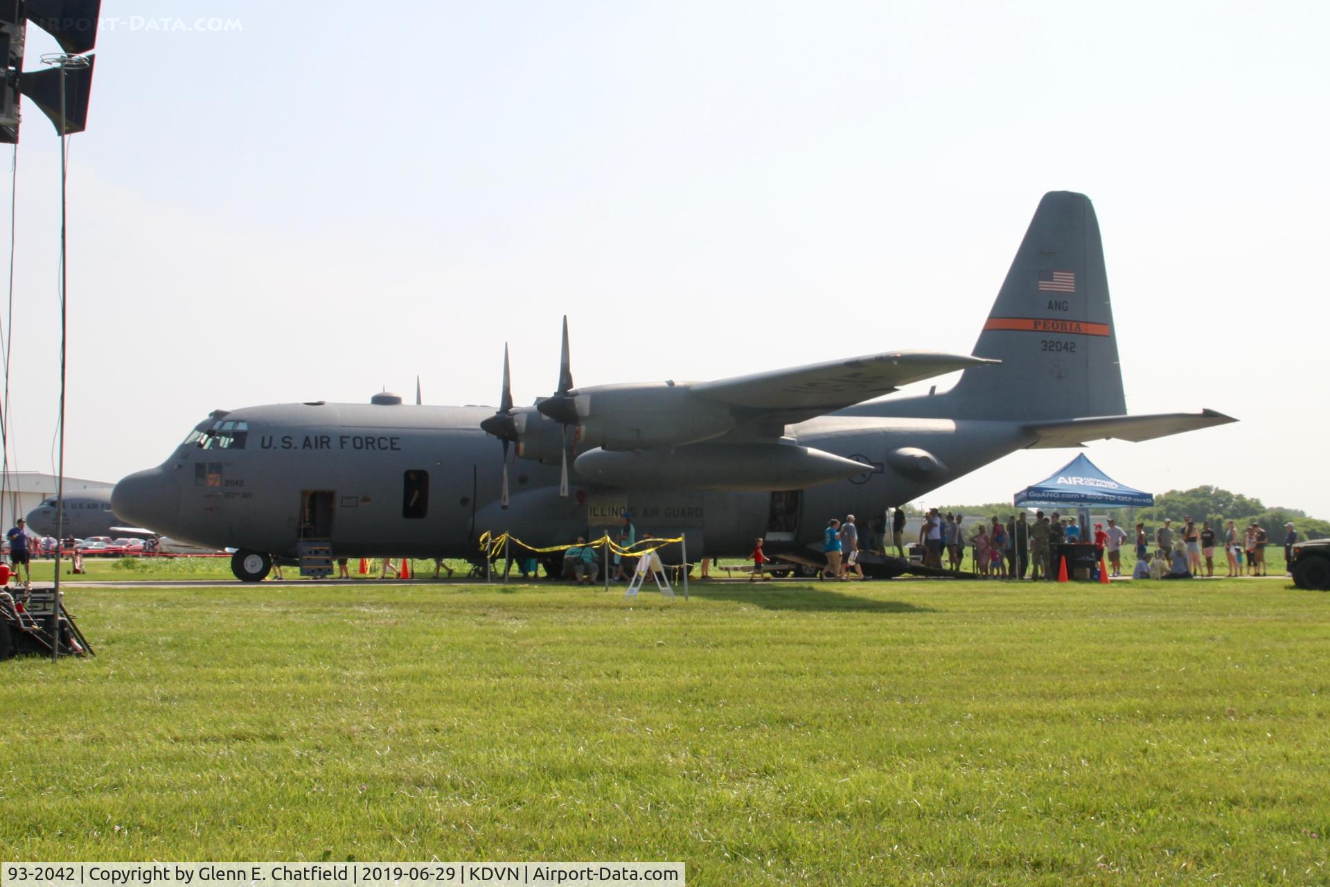 93-2042, 1993 Lockheed C-130H Hercules C/N 382-5371, At the Quad Cities Air Show
