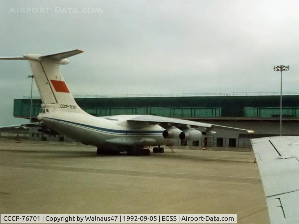CCCP-76701, Ilyushin Il-78M C/N 0063471139, Aeroflot IL-78M CCCP-76701 Cn 0063471139 at EGSS Stansted 05Sep1992, taken from RAAF B707-338KC A20-624 on arrival after a 7.1 hour trans-Atlantic flight from Dulles USA KIAD. (The center AAR pod is mounted on a pylon on the Il-78's rear Port fuselage).