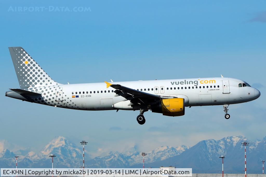 EC-KHN, 2007 Airbus A320-216 C/N 3203, Landing