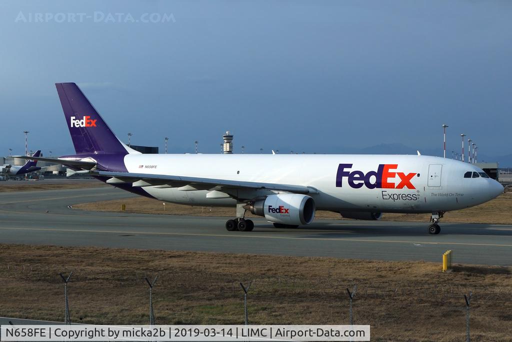 N658FE, 1995 Airbus A300F4-605R C/N 752, Taxiing