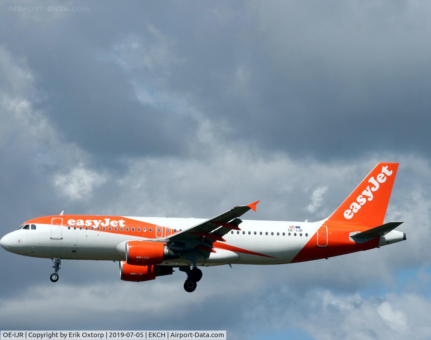 OE-IJR, 2009 Airbus A320-214 C/N 3975, OE-IJR landing rw 22L