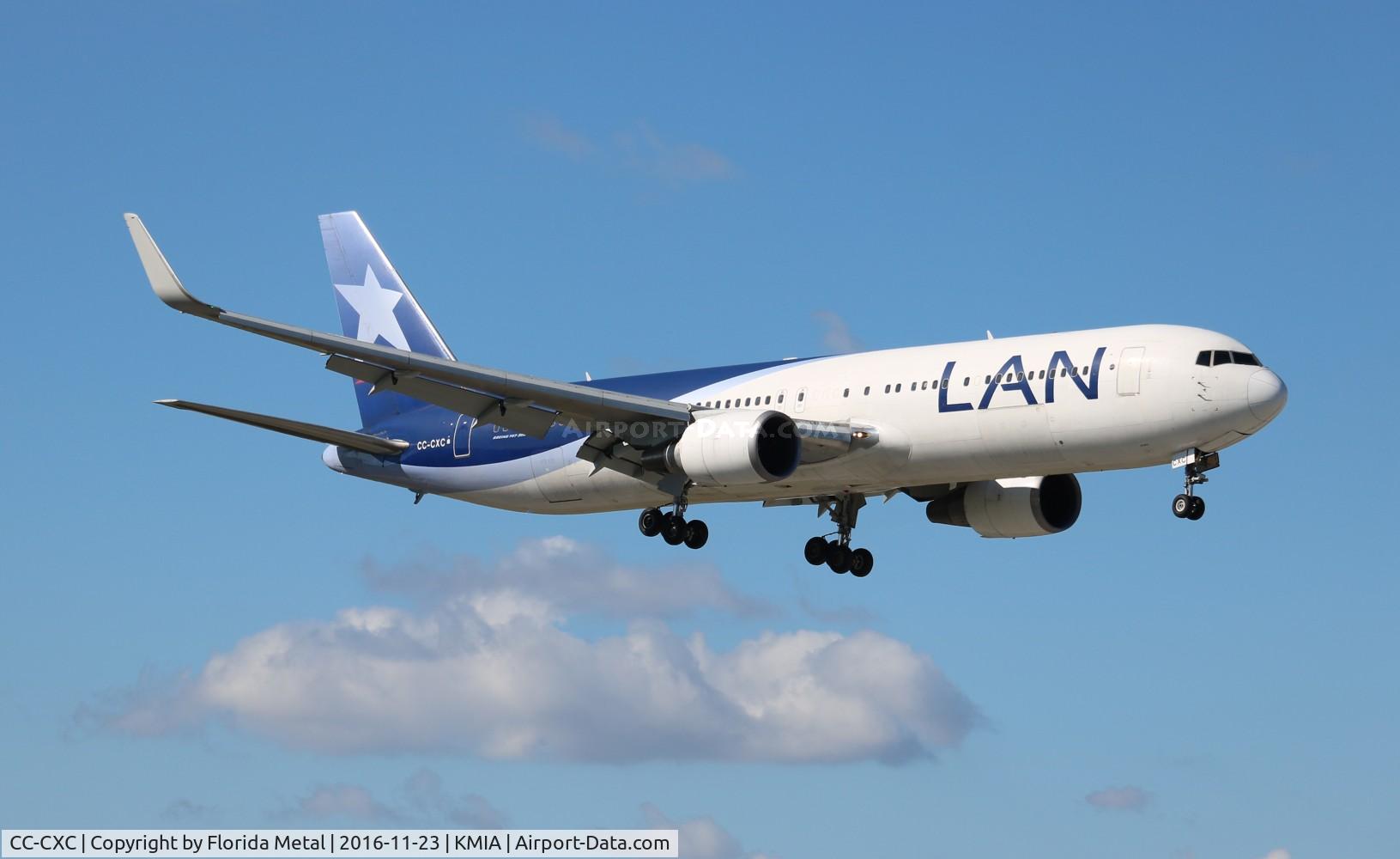 CC-CXC, Boeing 767-316/ER C/N 36710/962, MIA spotting