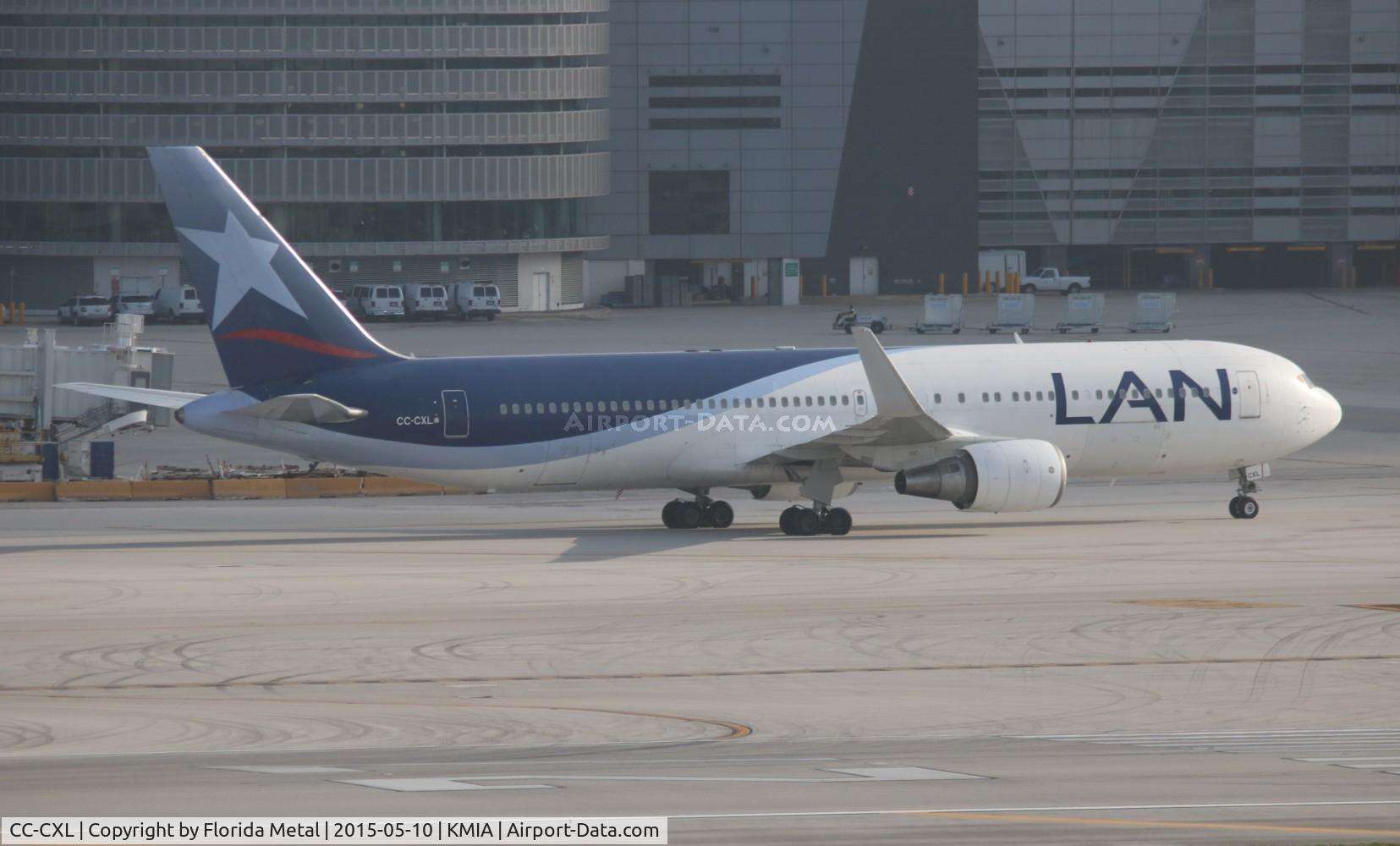 CC-CXL, 1995 Boeing 767-316/ER C/N 26265, MIA spotting