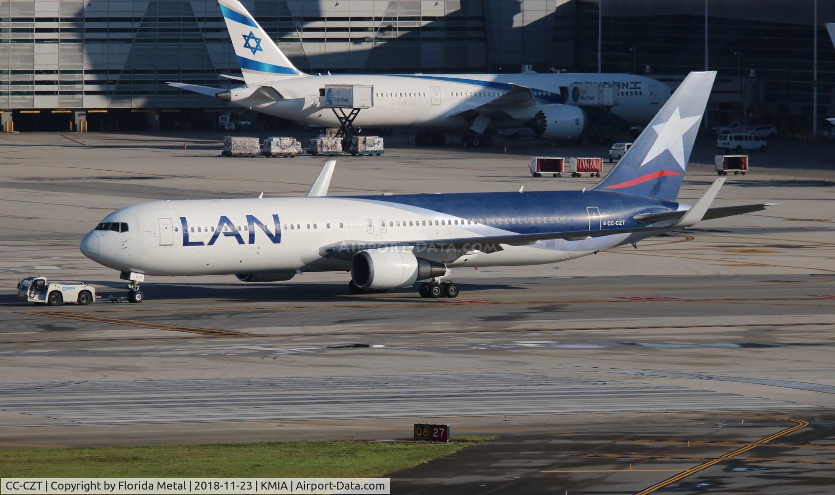 CC-CZT, 1998 Boeing 767-316/ER C/N 29228, MIA spotting