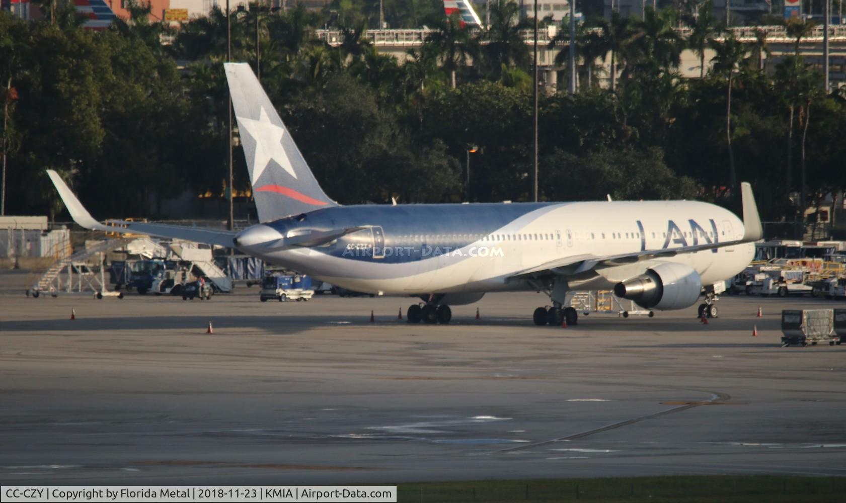 CC-CZY, 2000 Boeing 767-316F C/N 30780, MIA spotting