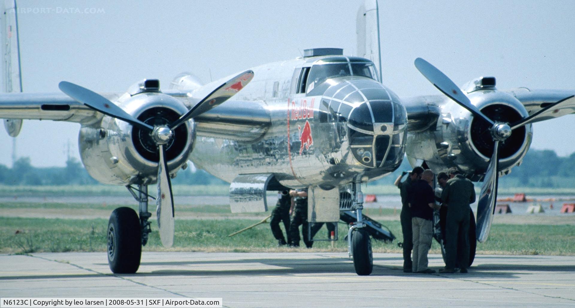 N6123C, 1945 North American B-25J-30-NC Mitchell Mitchell C/N 108-47647, Berlin Air Show 31.5.2008