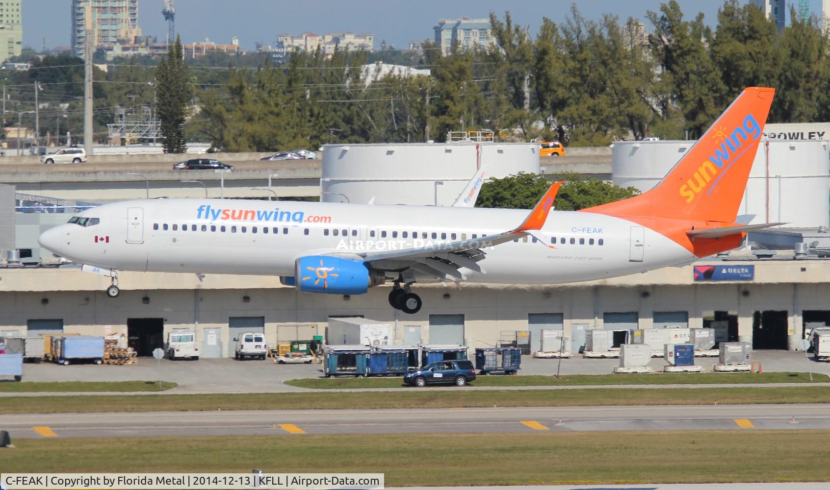 C-FEAK, 2004 Boeing 737-86Q C/N 30292, FLL spotting