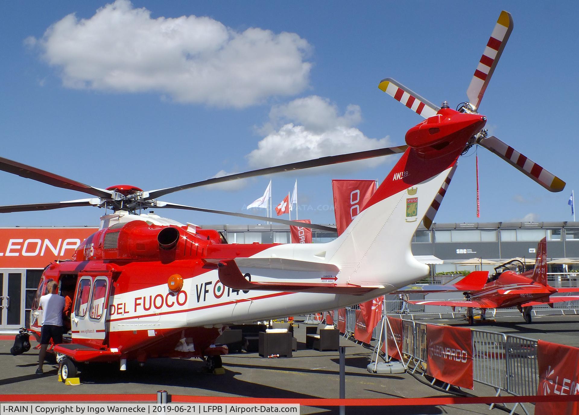 I-RAIN, AgustaWestland AW-139 C/N 31845, AgustaWestland AW.139 of the Vigili del Fuoco (Italian national firefighters) at the Aerosalon 2019, Paris