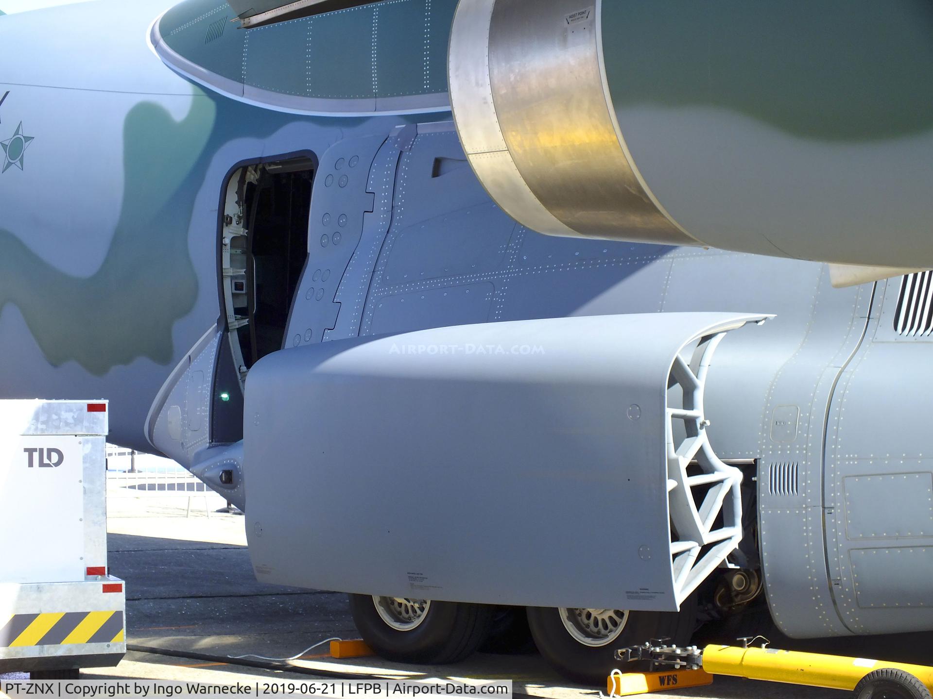 PT-ZNX, Embraer KC-390 (EMB-390) C/N 39000004, EMBRAER KC-390 (EMB-390) of the Forca Aerea Brasileira (Brazilian AF) at the Aerosalon 2019, Paris