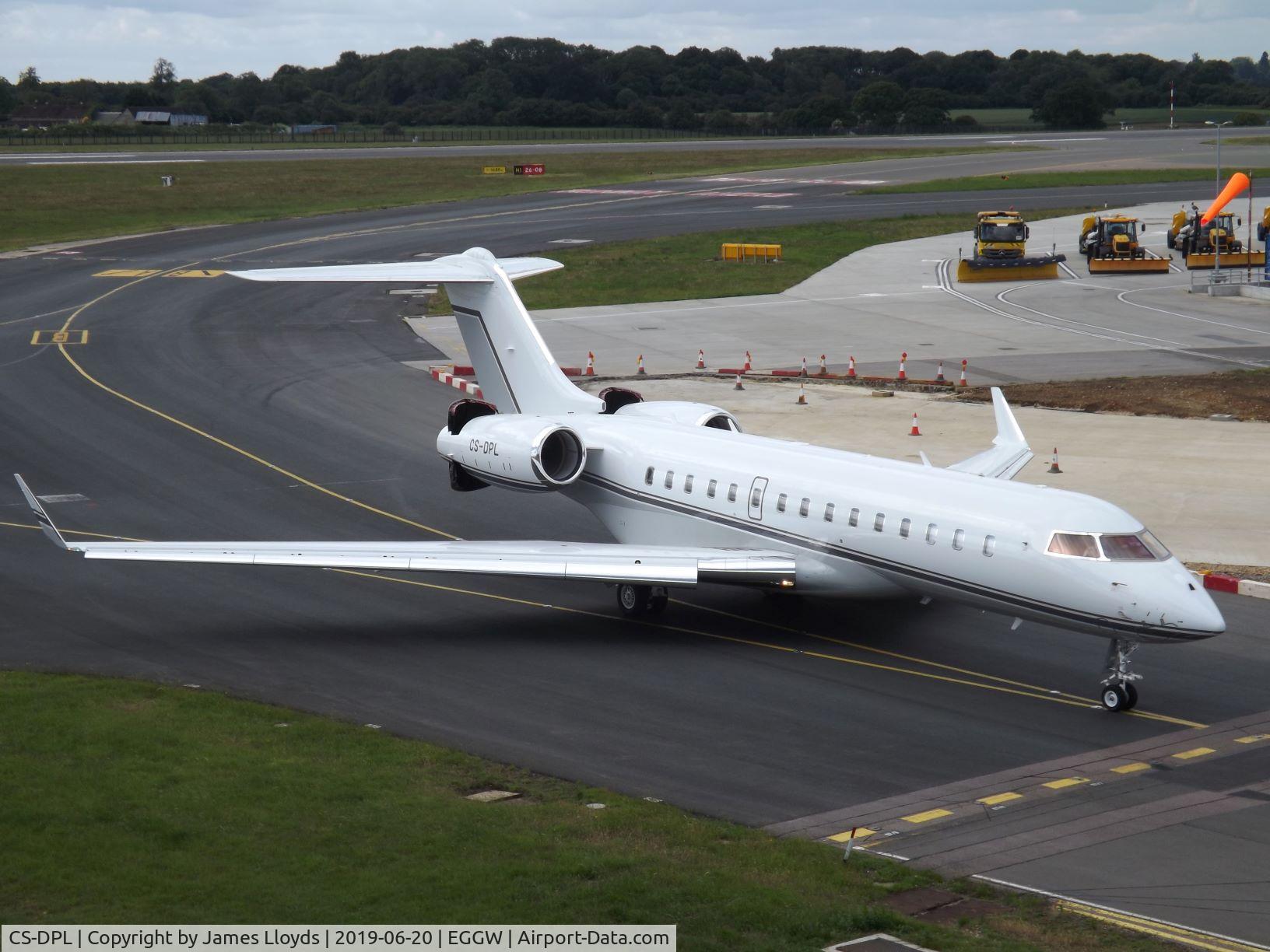 CS-DPL, 2012 Bombardier BD-700-1A10 Global 6000 C/N 9514, Taxing in at Luton Airport.