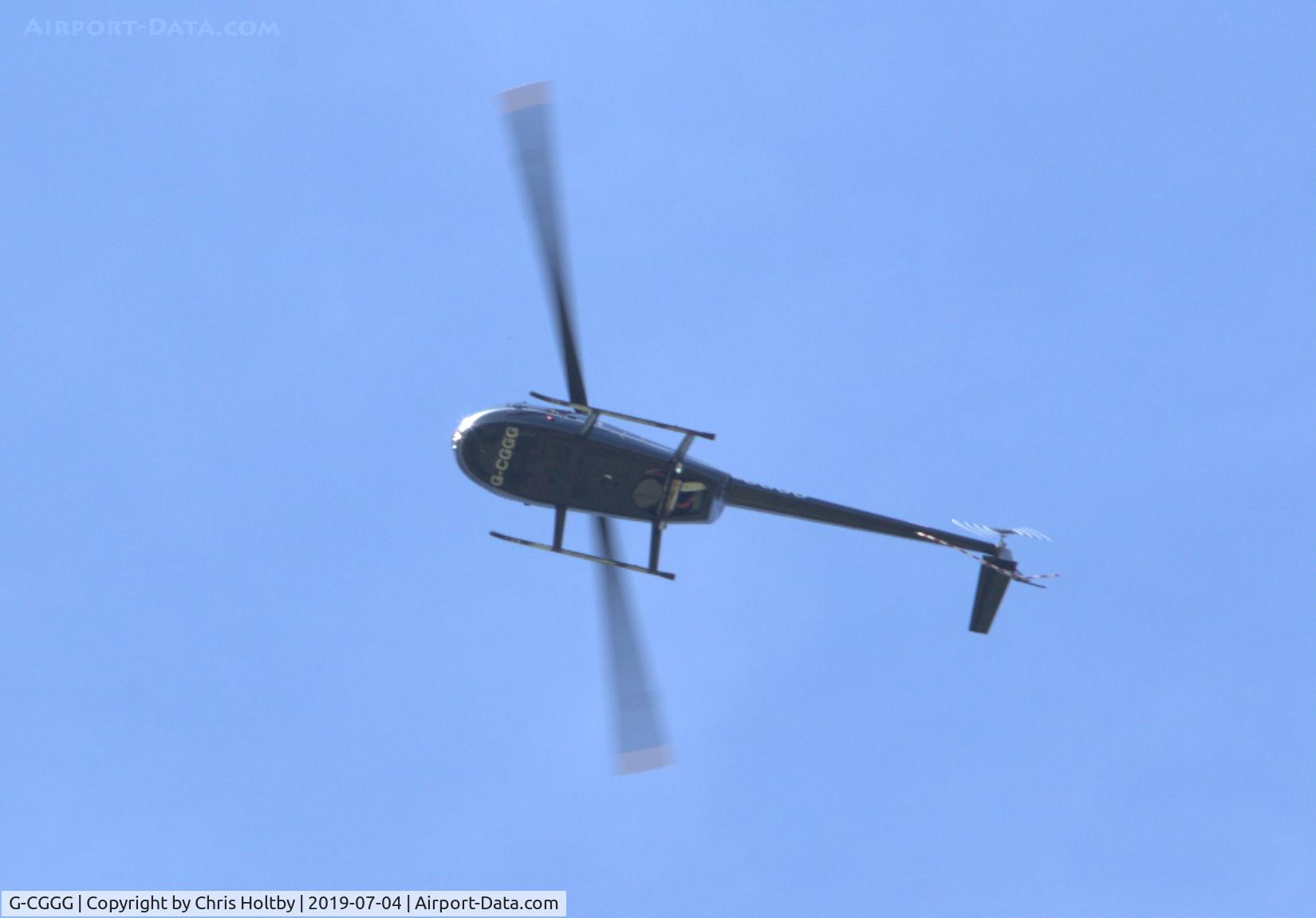 G-CGGG, 1999 Robinson R44 Astro C/N 0626, Over Amwell, Herts