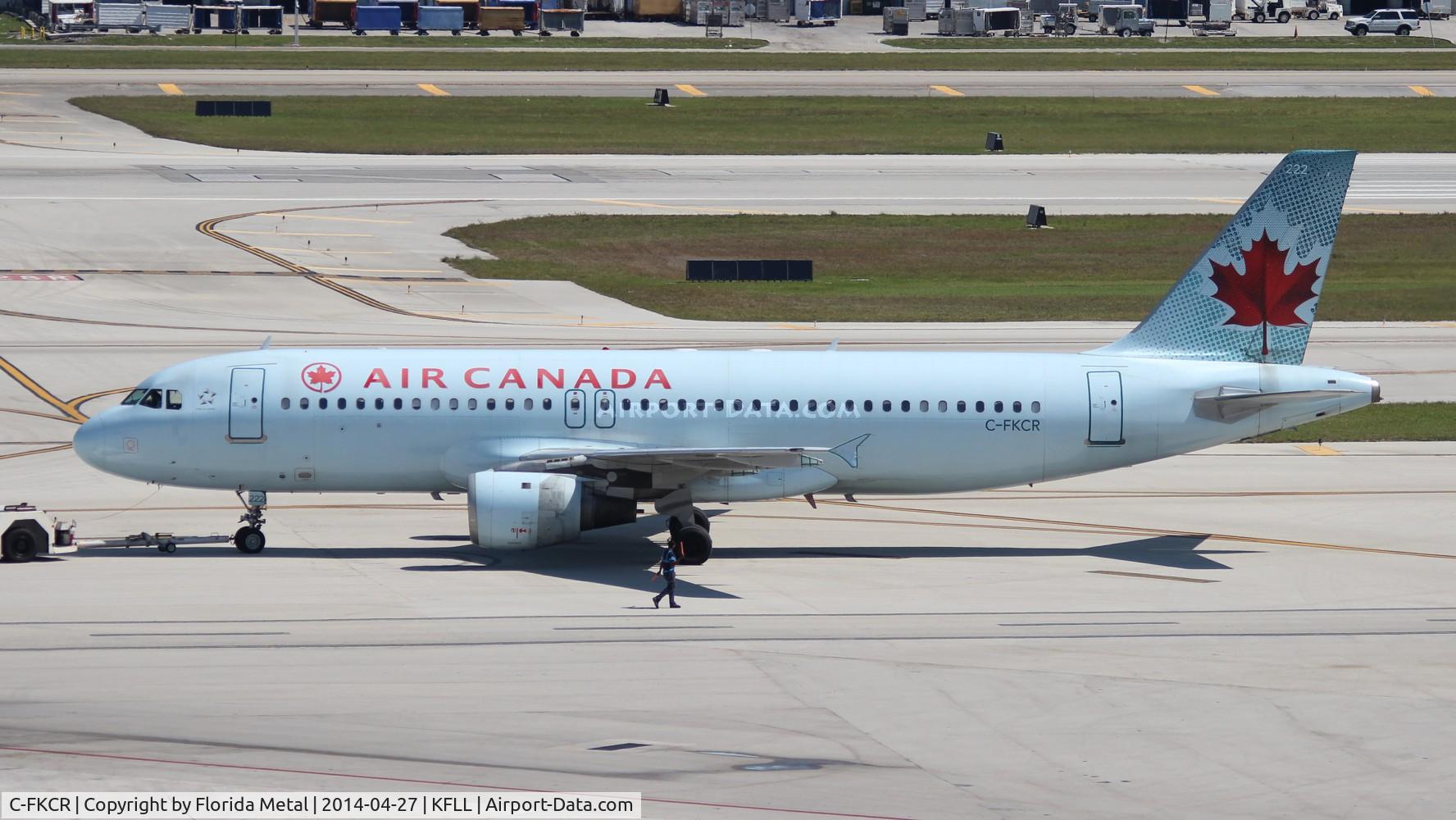 C-FKCR, 1991 Airbus A320-211 C/N 290, FLL spotting