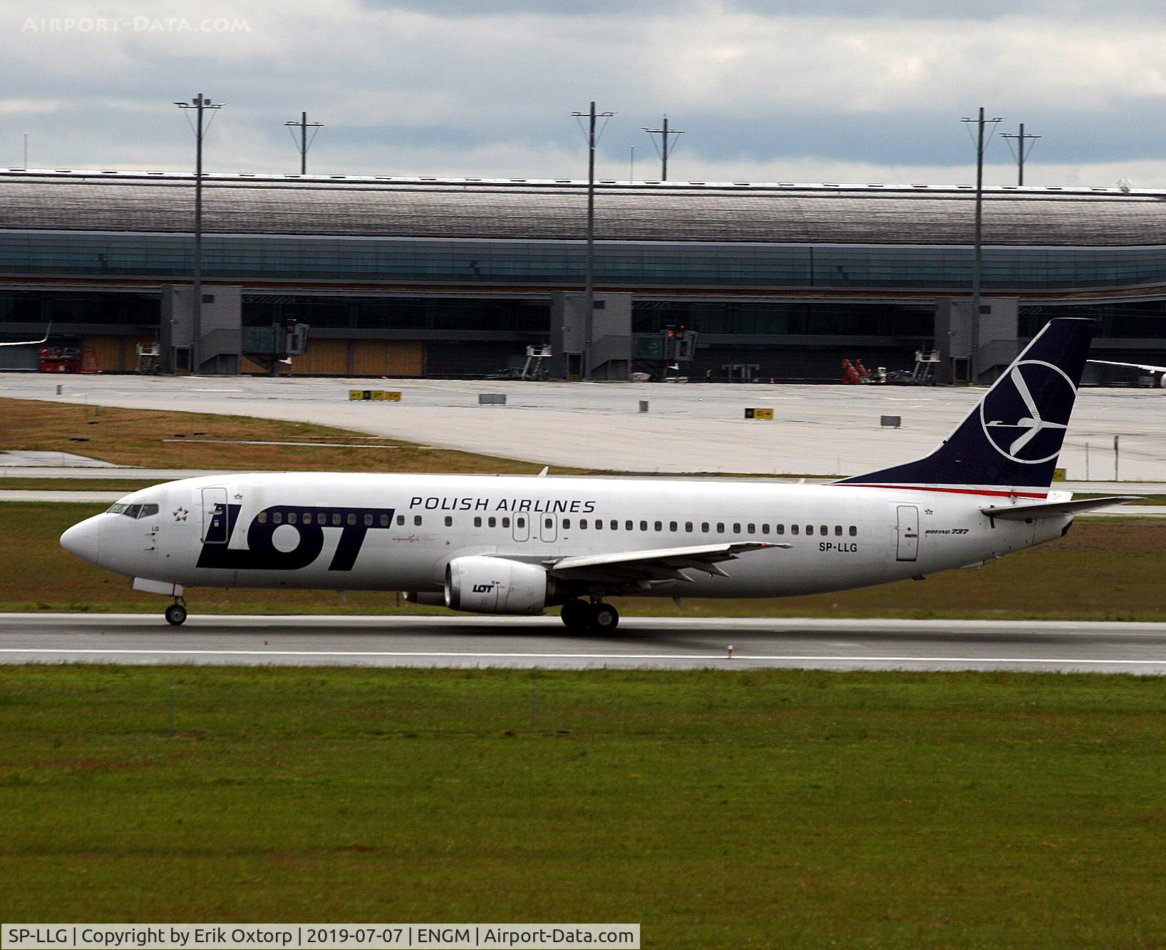 SP-LLG, 1997 Boeing 737-45D C/N 28753/2895, SP-LLG in OSL