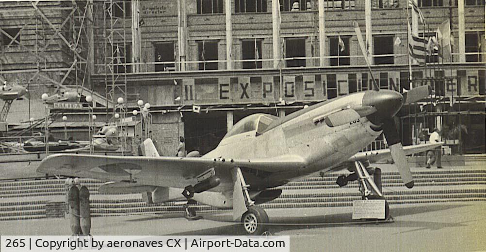 265, 1944 North American P-51D Mustang C/N 122-31303, II Exposición Aeronáutica en la explanada Municipal. Año 1957.
foto Manuel Lanza.
