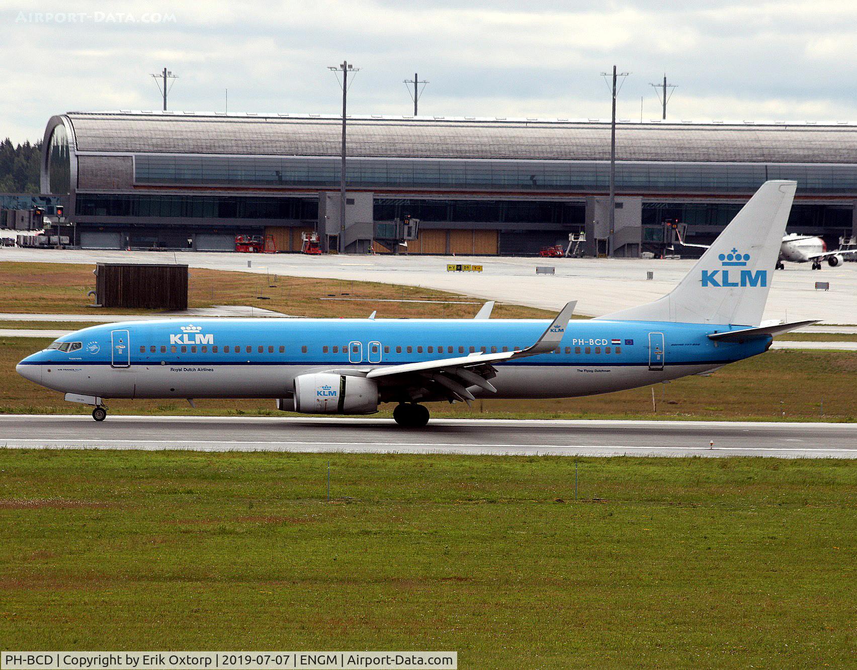 PH-BCD, 2013 Boeing 737-8K2 C/N 42149, PH-BCD landed rw 01L