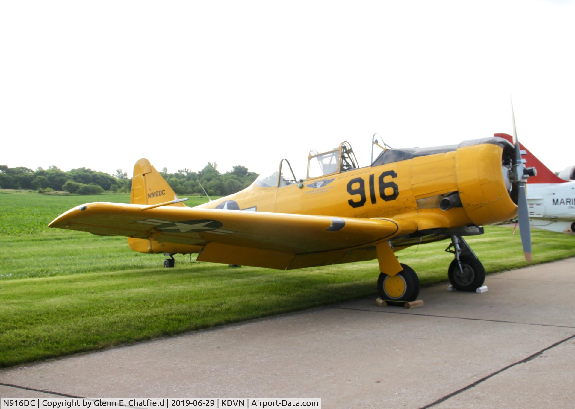 N916DC, 1945 North American SNJ-6 Texan C/N 121-43038, At the Quad Cities Air Show