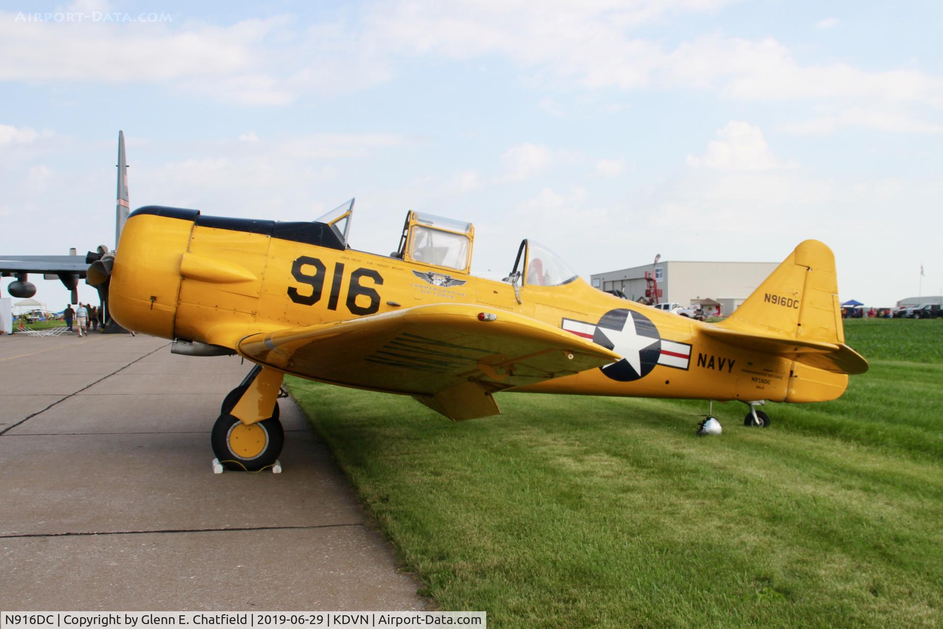 N916DC, 1945 North American SNJ-6 Texan C/N 121-43038, At the Quad Cities Air Show