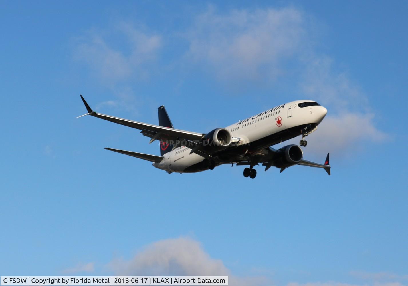 C-FSDW, 2018 Boeing 737-8 MAX C/N 61212, LAX spotting
