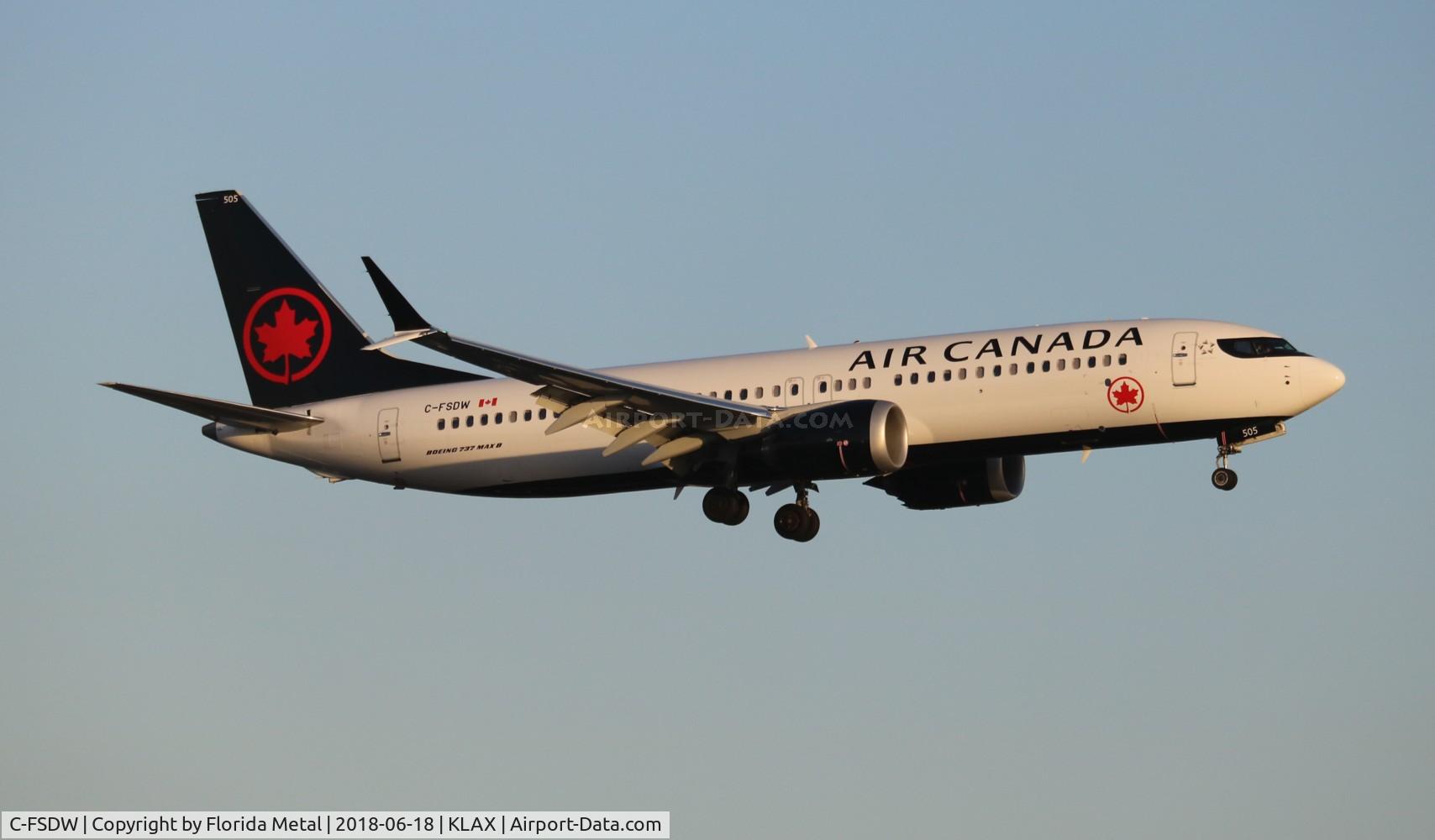 C-FSDW, 2018 Boeing 737-8 MAX C/N 61212, LAX spotting