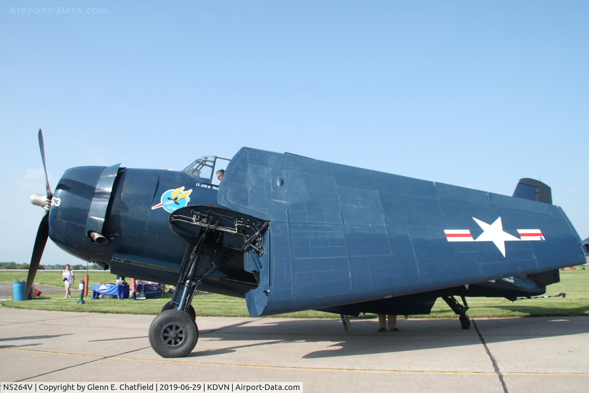 N5264V, 1945 Grumman TBM-3E Avenger C/N 53353, At the Quad Cities Air Show