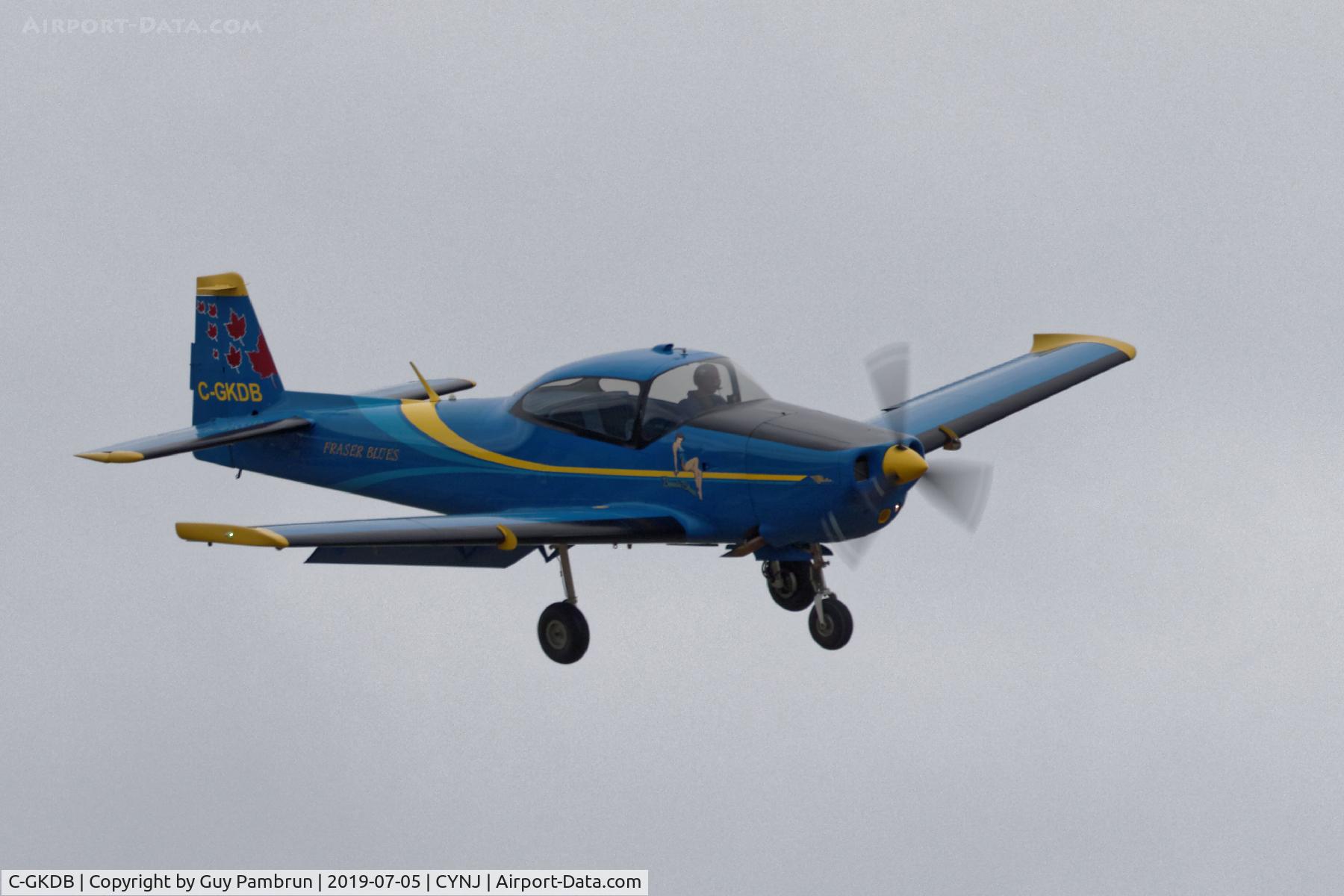 C-GKDB, 2002 Ryan Navion Stacey 3 (L-17) C/N 1240 (NAV-4-1240), Landing
